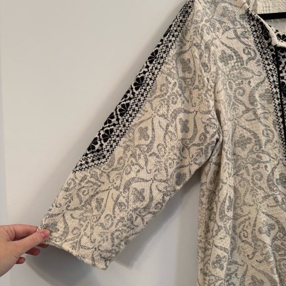 Women’s Ivy Jane Cream and Black Boho Blouse size small - Picture 2 of 6